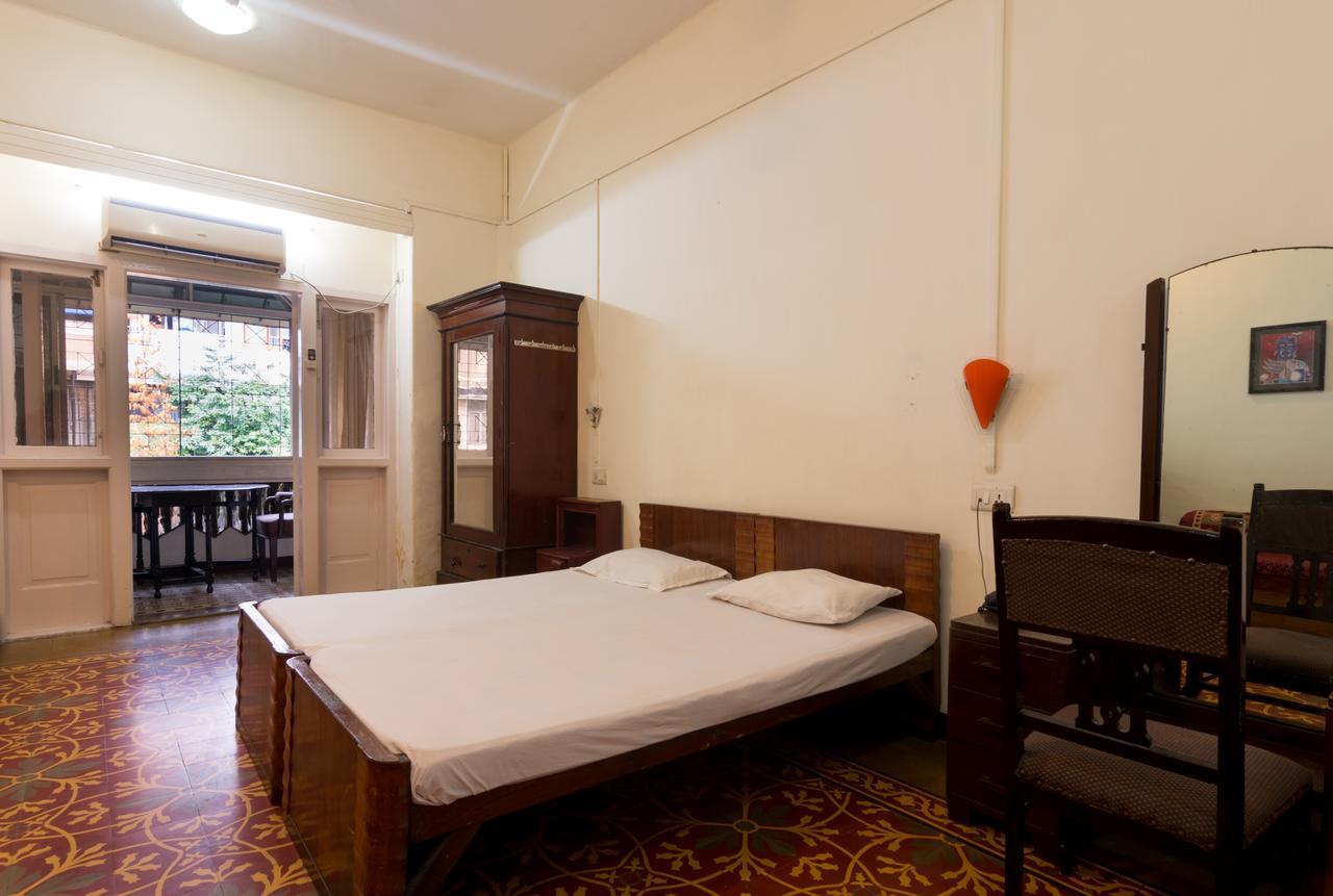Bed And Breakfast At Colaba Mumbai Exteriör bild