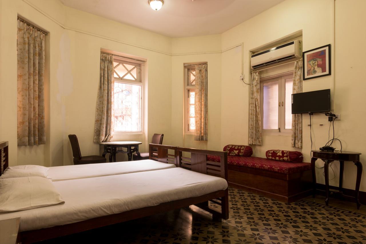 Bed And Breakfast At Colaba Mumbai Exteriör bild