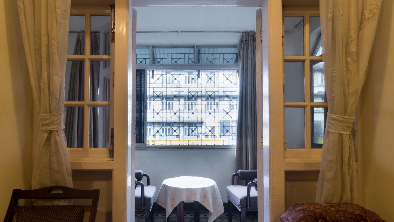 Bed And Breakfast At Colaba Mumbai Exteriör bild