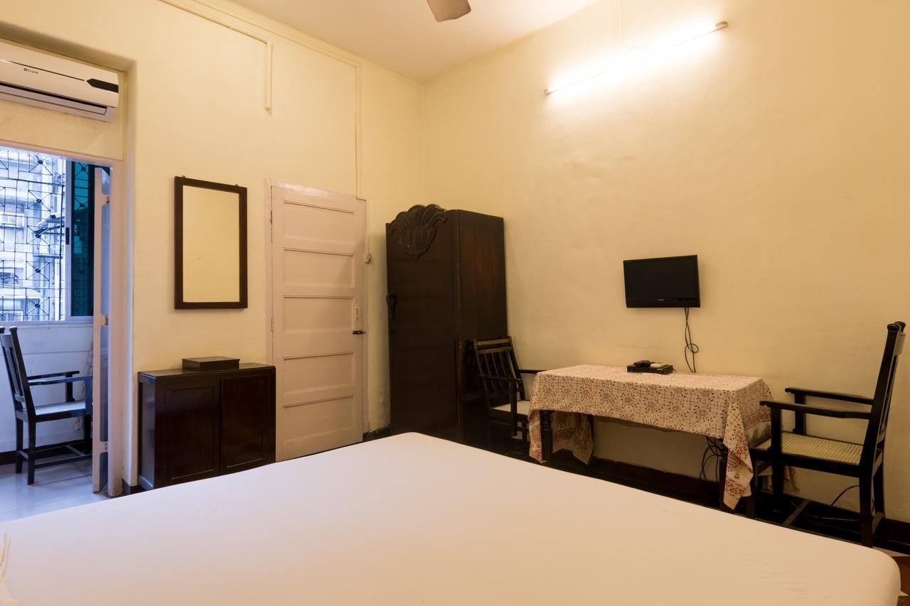 Bed And Breakfast At Colaba Mumbai Exteriör bild